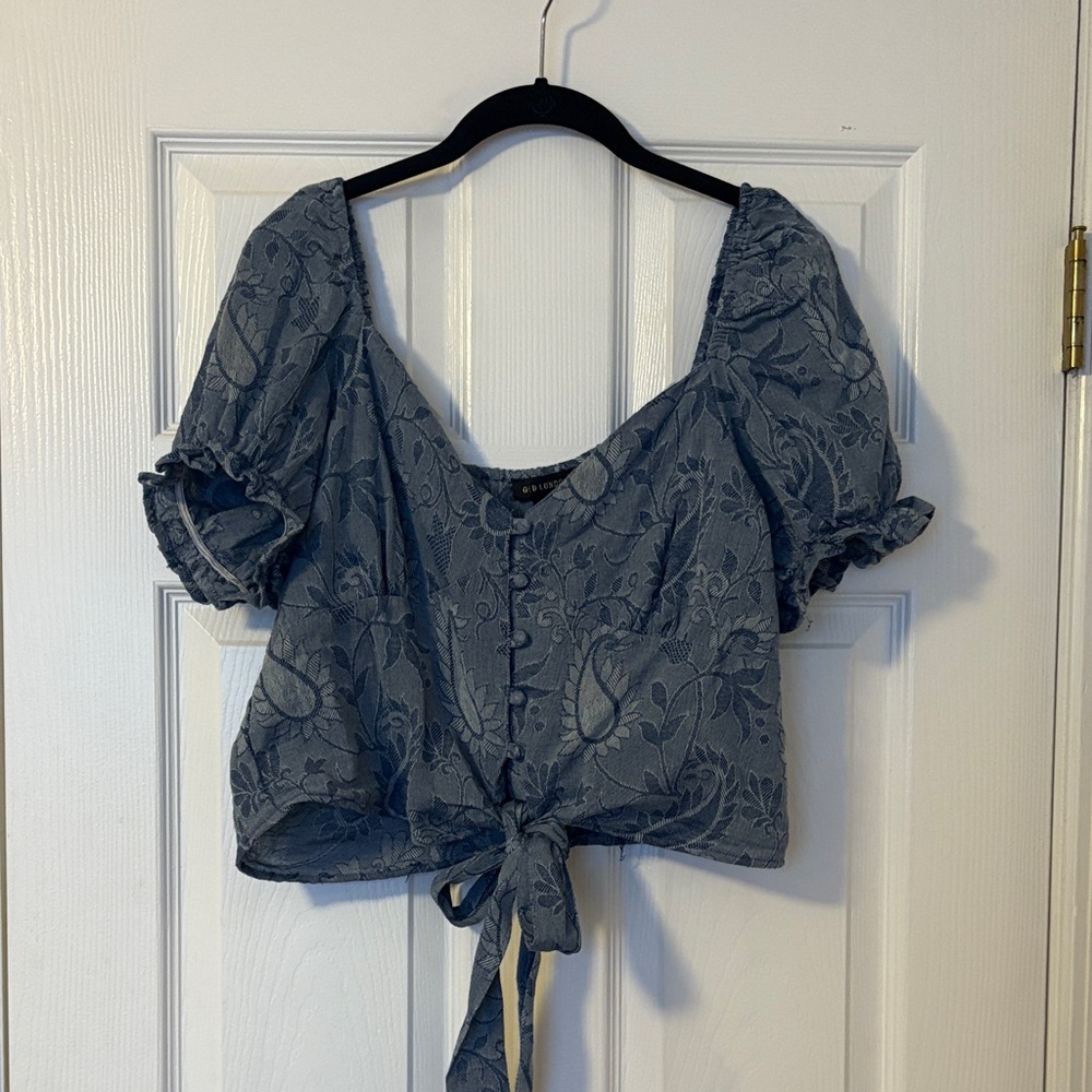 QED London Blue Floral Puff Sleeve Blouse
